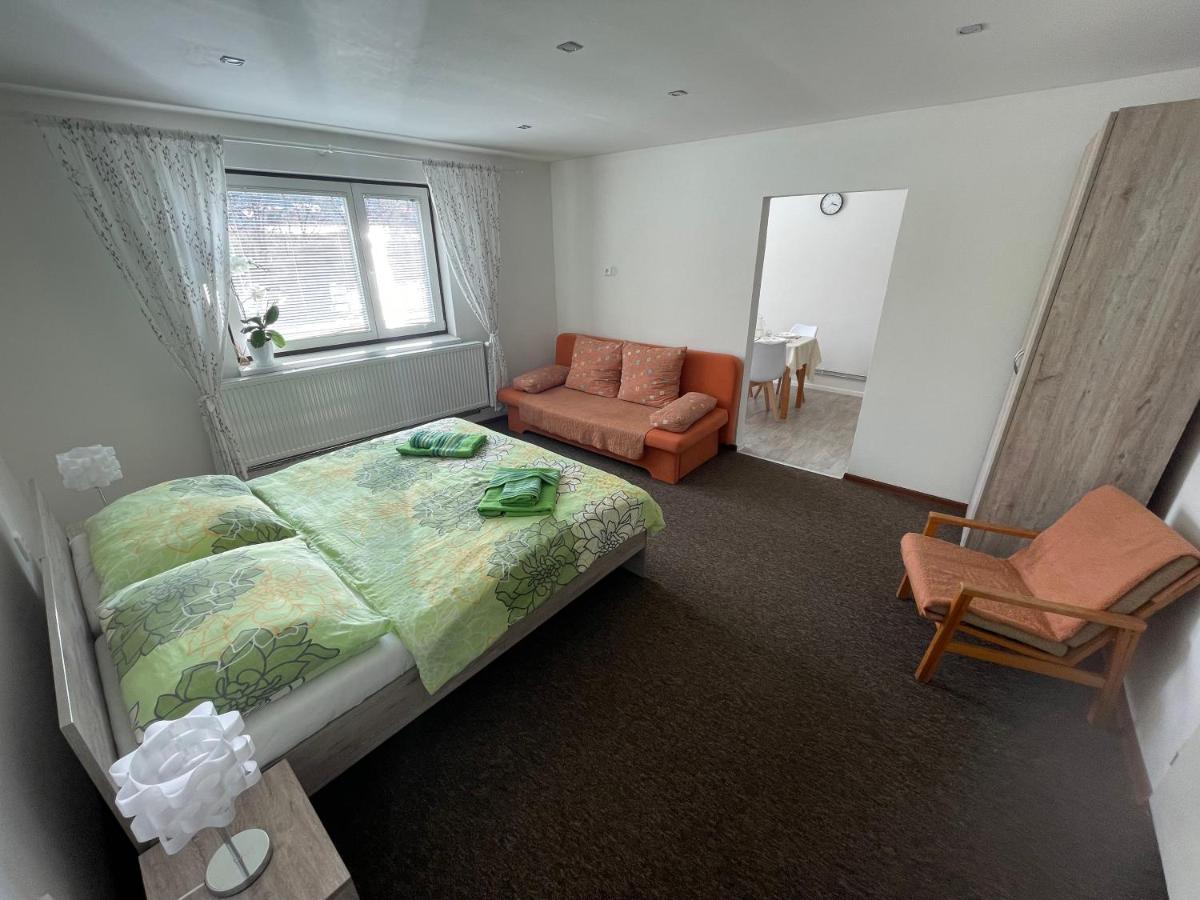 Apartmány pri Zvonici - Housity