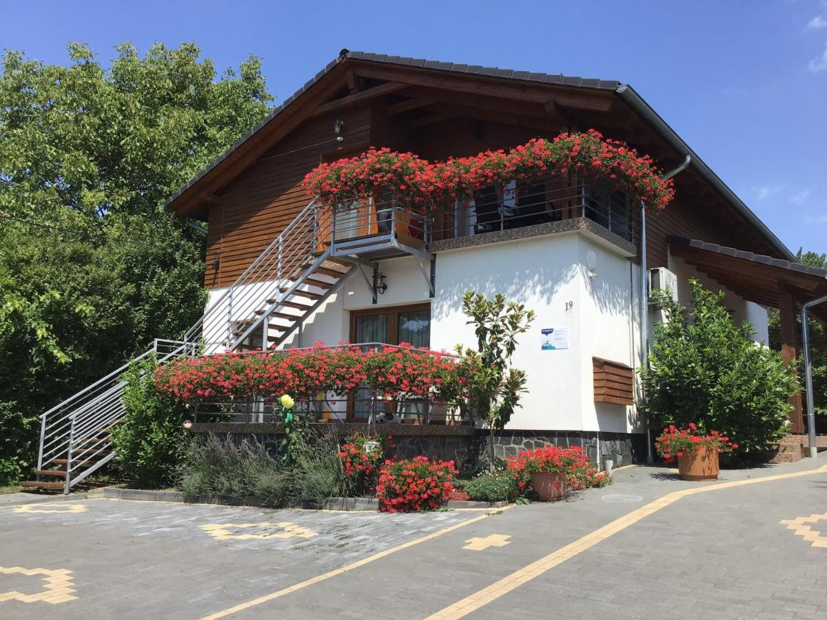 Drávecz Apartman - Housity