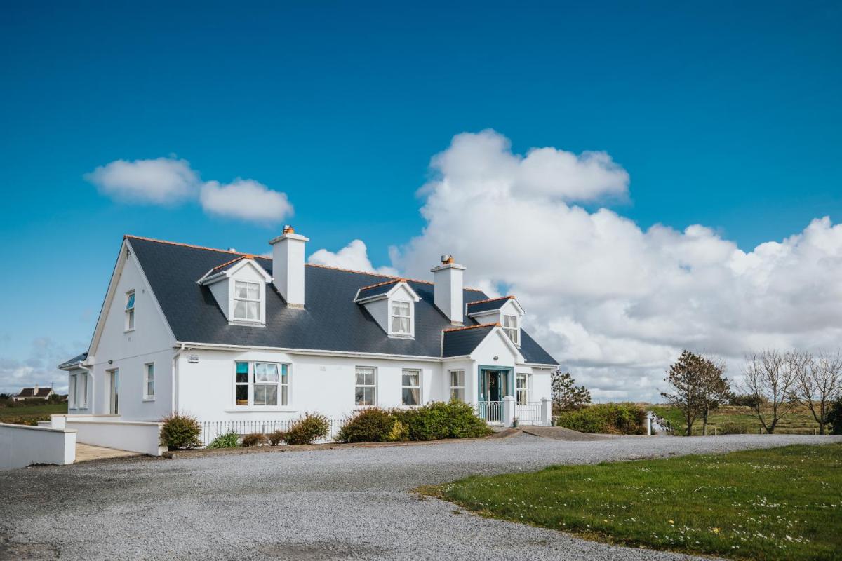 Móinéir House - Housity