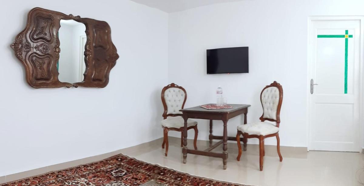 Chez Ayedi - central and familiar atmosphere next to beach - Housity