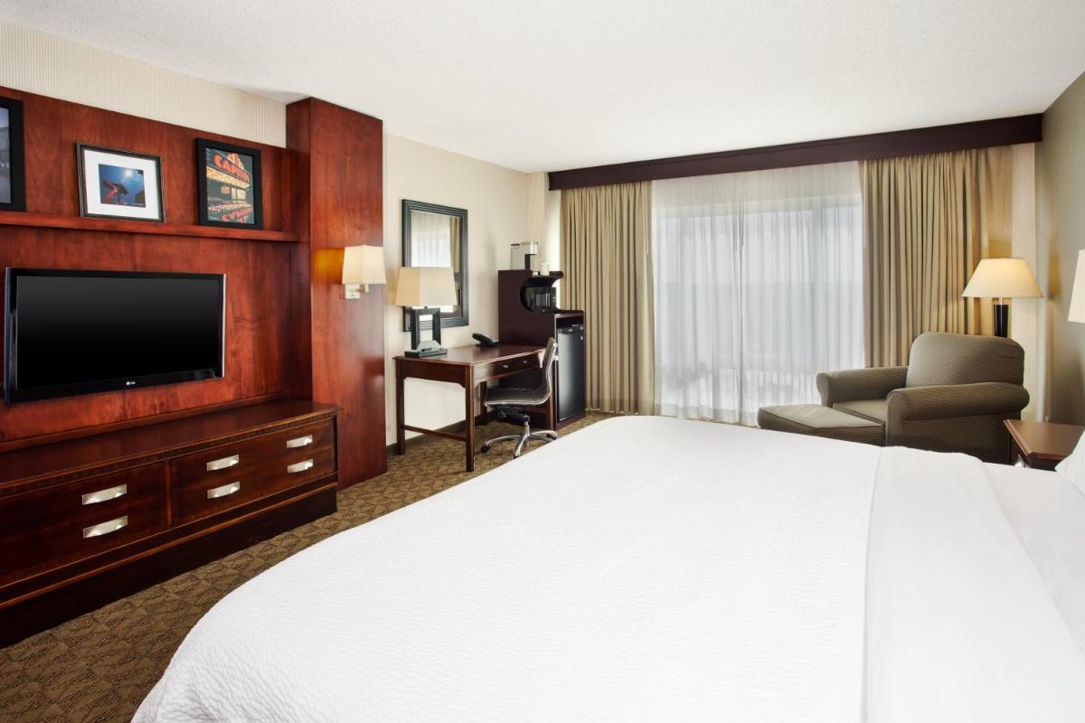 Holiday Inn University Plaza-Bowling Green, an IHG Hotel - Housity