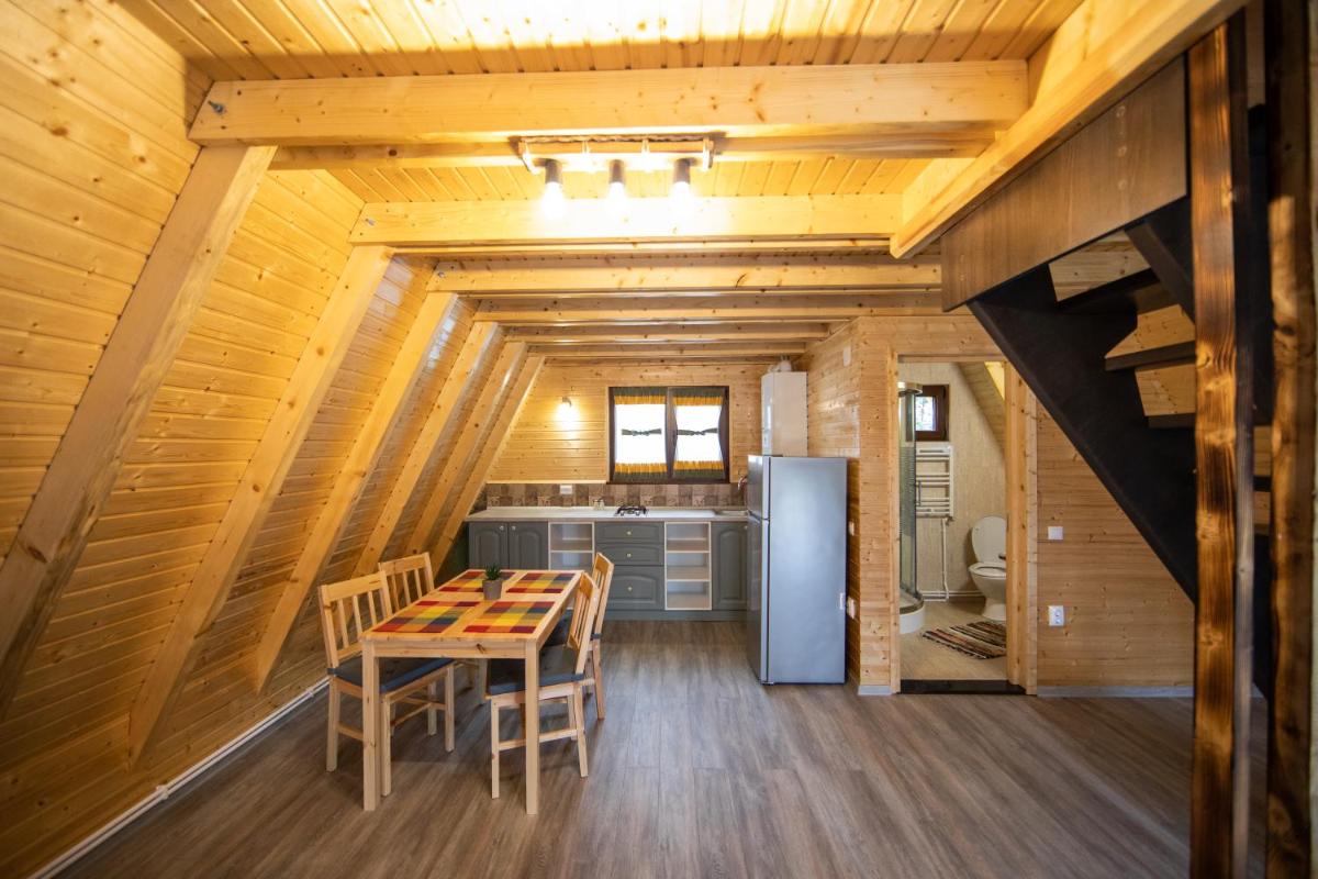 Catunul din Podei A-Frame - Housity
