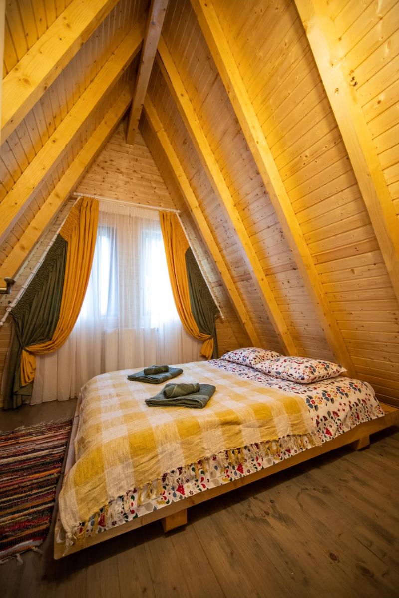 Catunul din Podei A-Frame - Housity