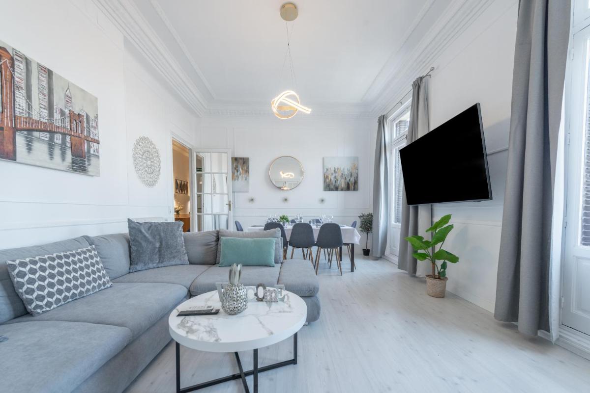 PENTHOUSE deluxe GRANVIA, by MONARO - Housity