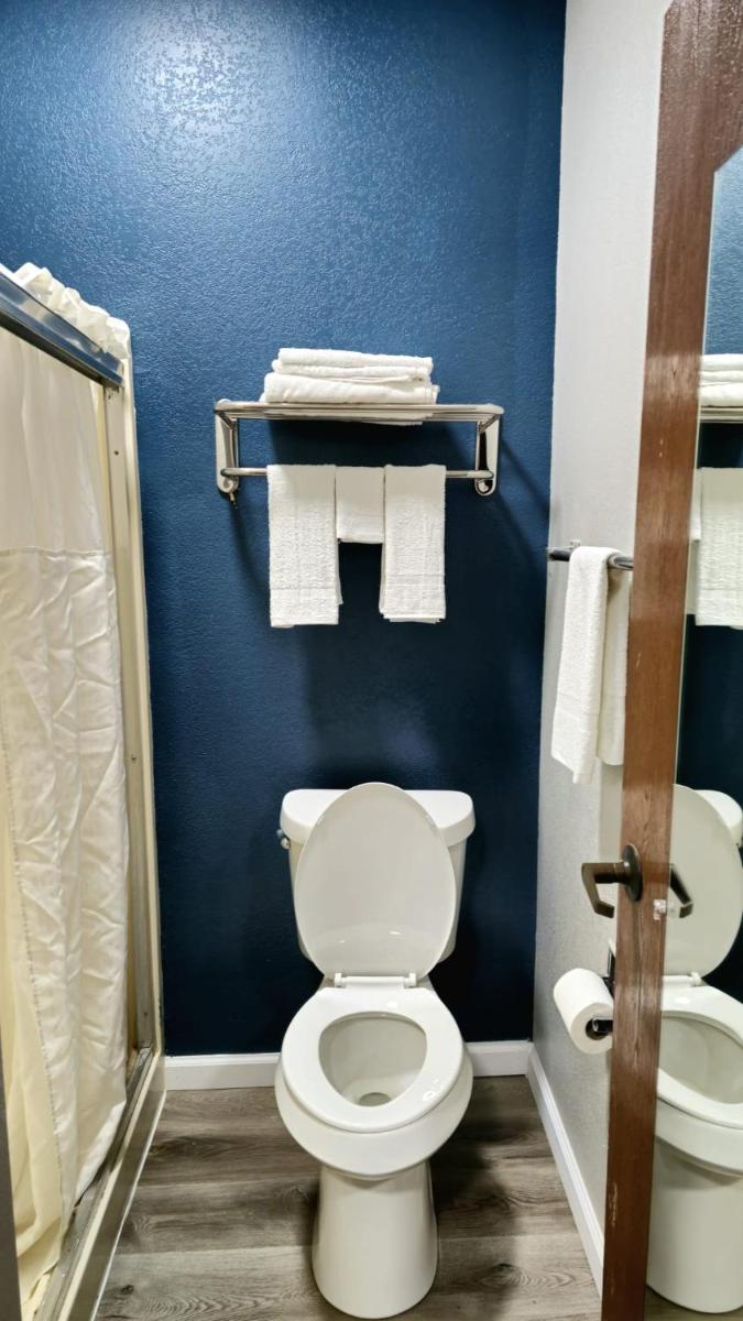 Budget Inn, Hwy 41 - Housity