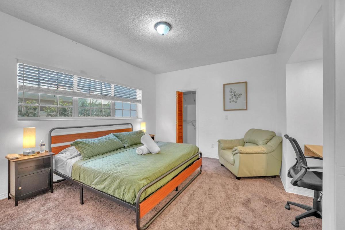 Lovely 2 bedroom in Beautiful Bay Harbor Islands - Housity
