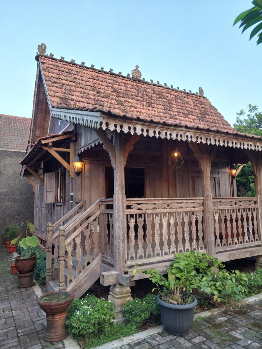 The Cabin Corner - Housity