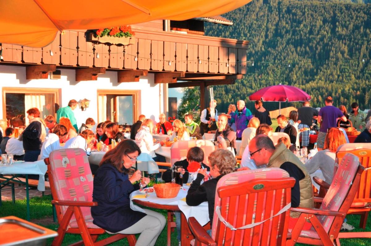 Hotel Rosengarten - Housity