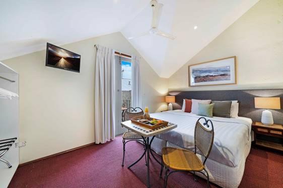 Suitetrails - Fremantle Port Mill Bed & Breakfast - Unique Accommodation