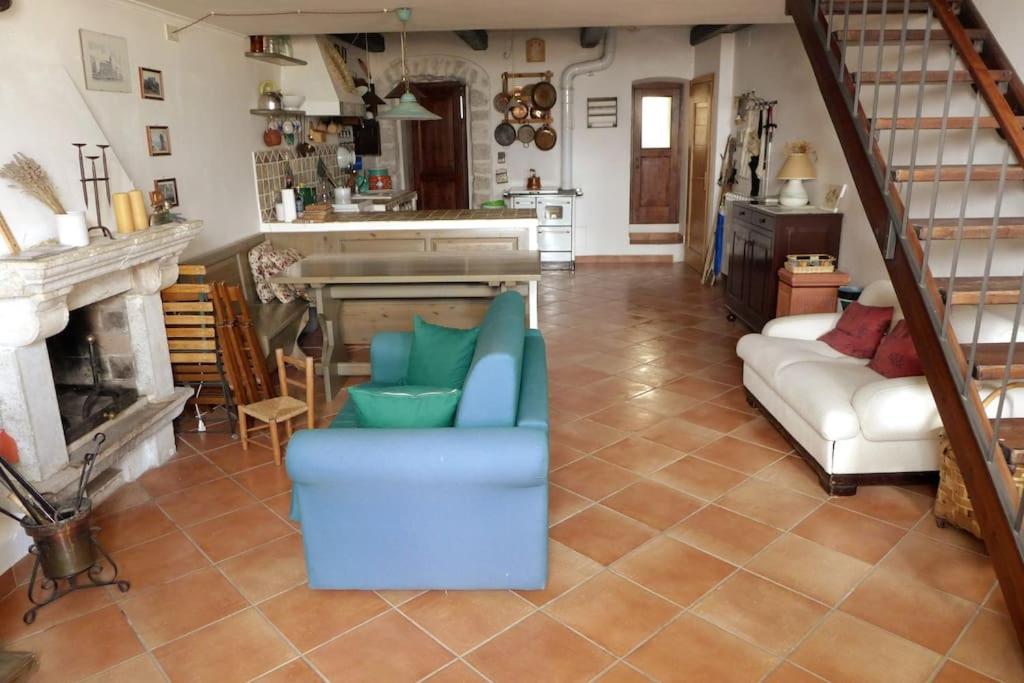 Casa con vista lago, Civitella Alfedena - Housity