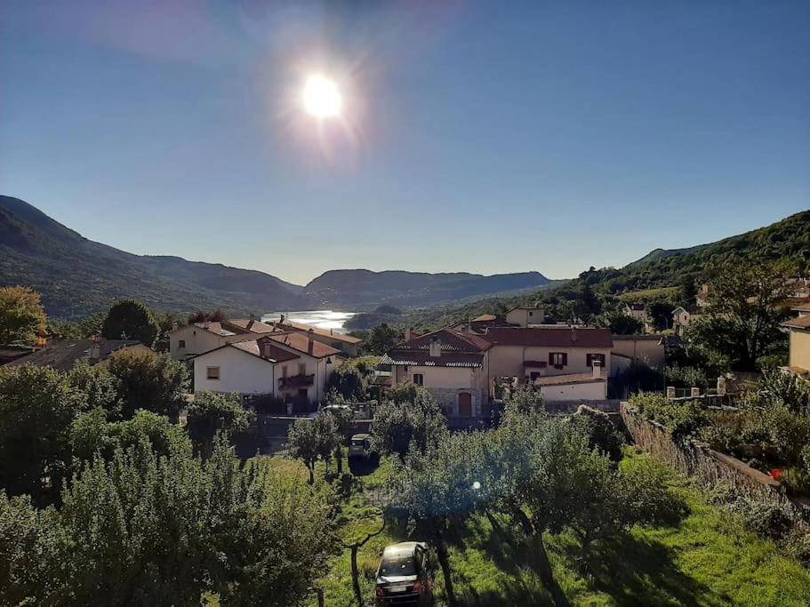 Casa con vista lago, Civitella Alfedena - Housity