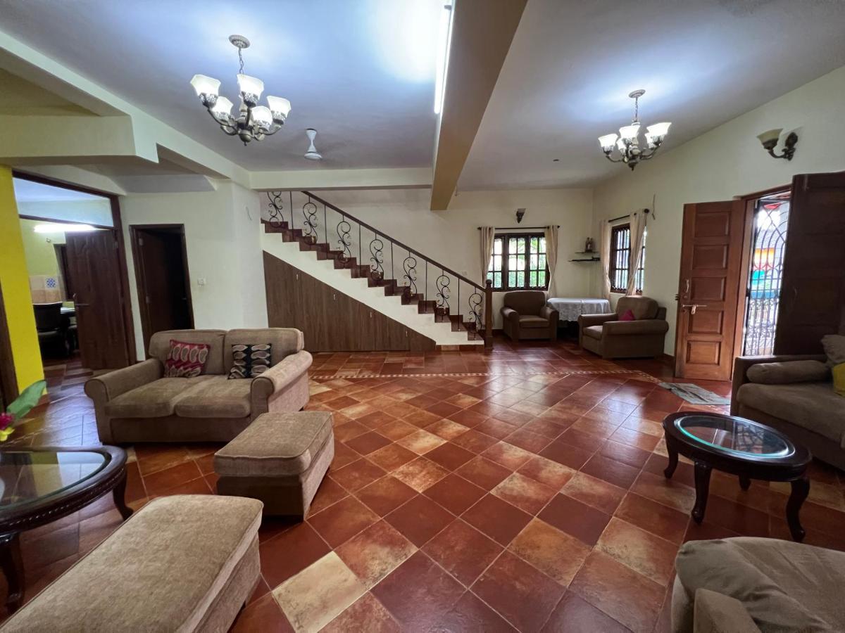 Serene Villa - Housity