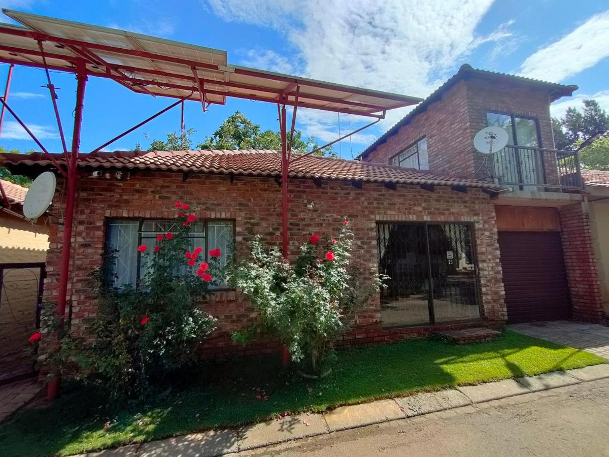 23 Wawiel Guesthouse - Housity