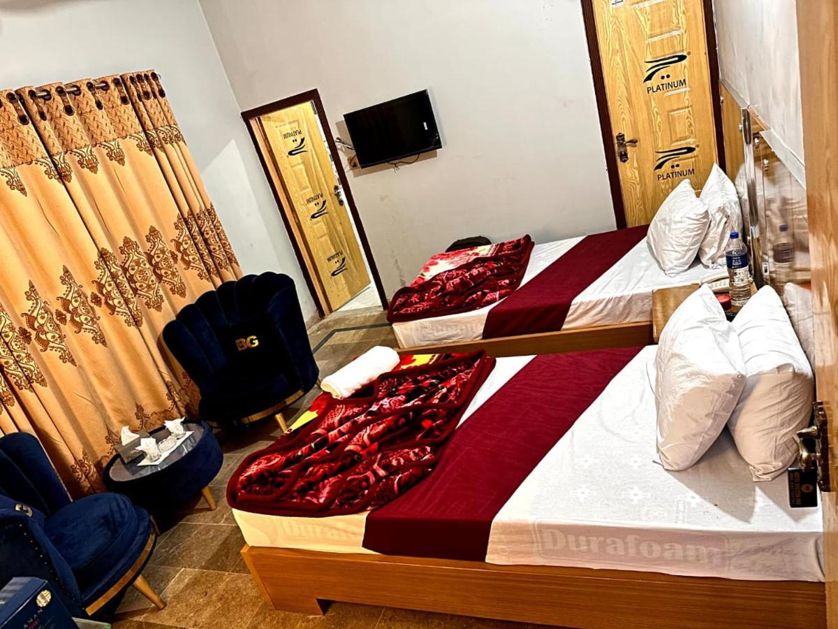 Shelton Royal Hotel - Housity