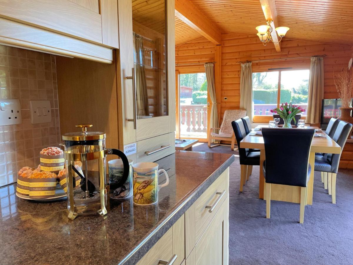 Beautiful Norwegian Lodge in Kippford with Garden Pass the Keys - Housity