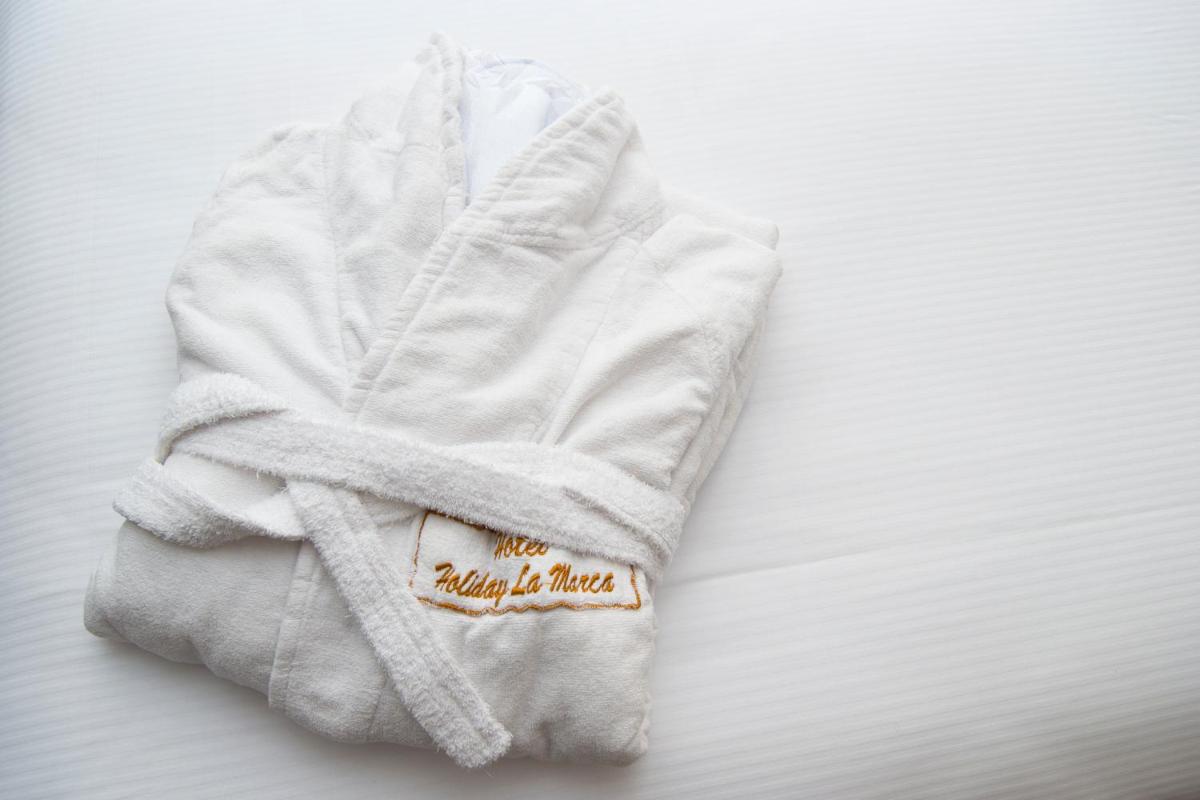 Hotel Holiday La Marca - Housity