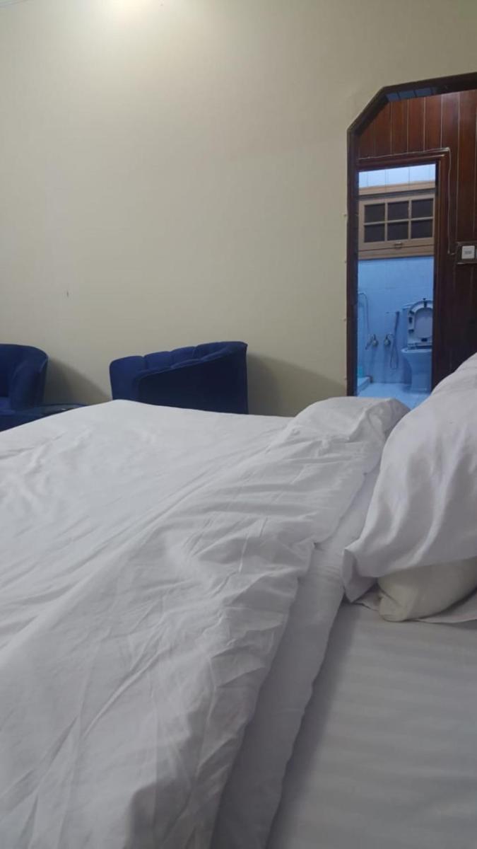 Three Bedroom Apartment in F-10 - Housity
