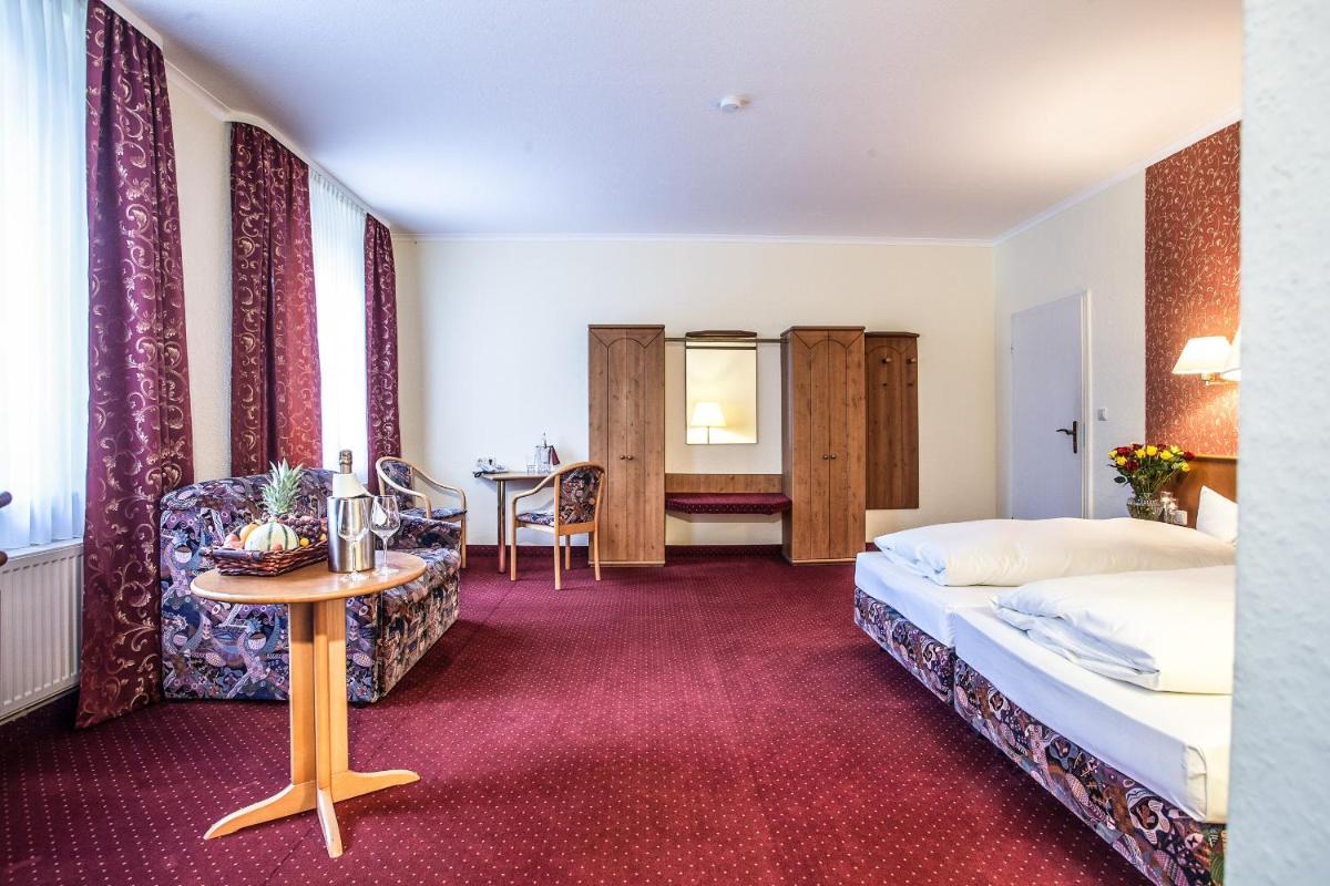 Waldsee Hotel am Wirchensee - Housity