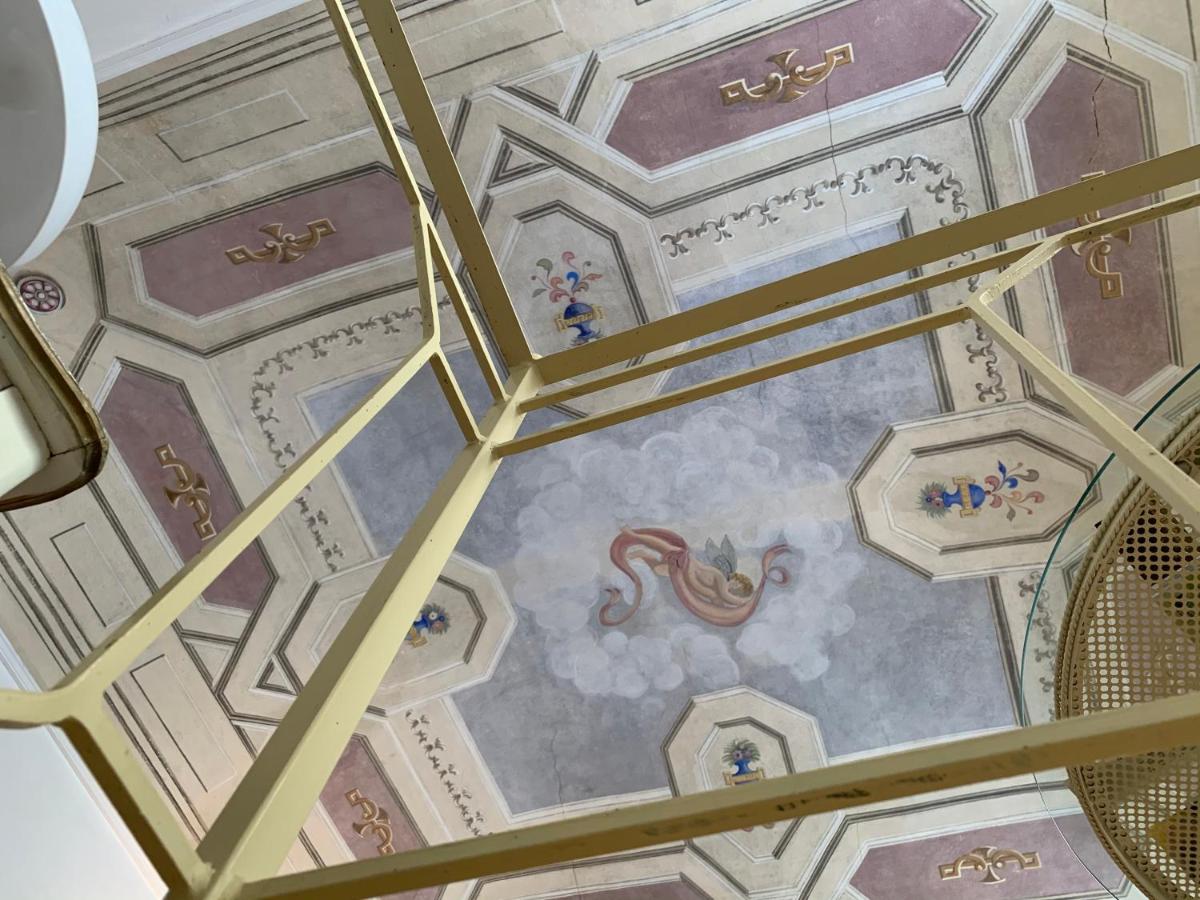 Dream house, 80M2, Fresco painting on the vault - Housity