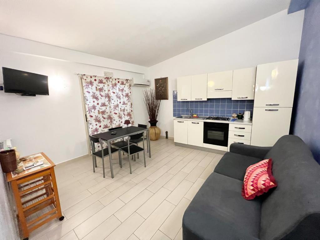 Apartment Taormina center, via Celestino Penna 6 - Housity