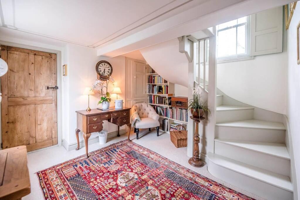 Lantern Cottage, Debenham - Housity