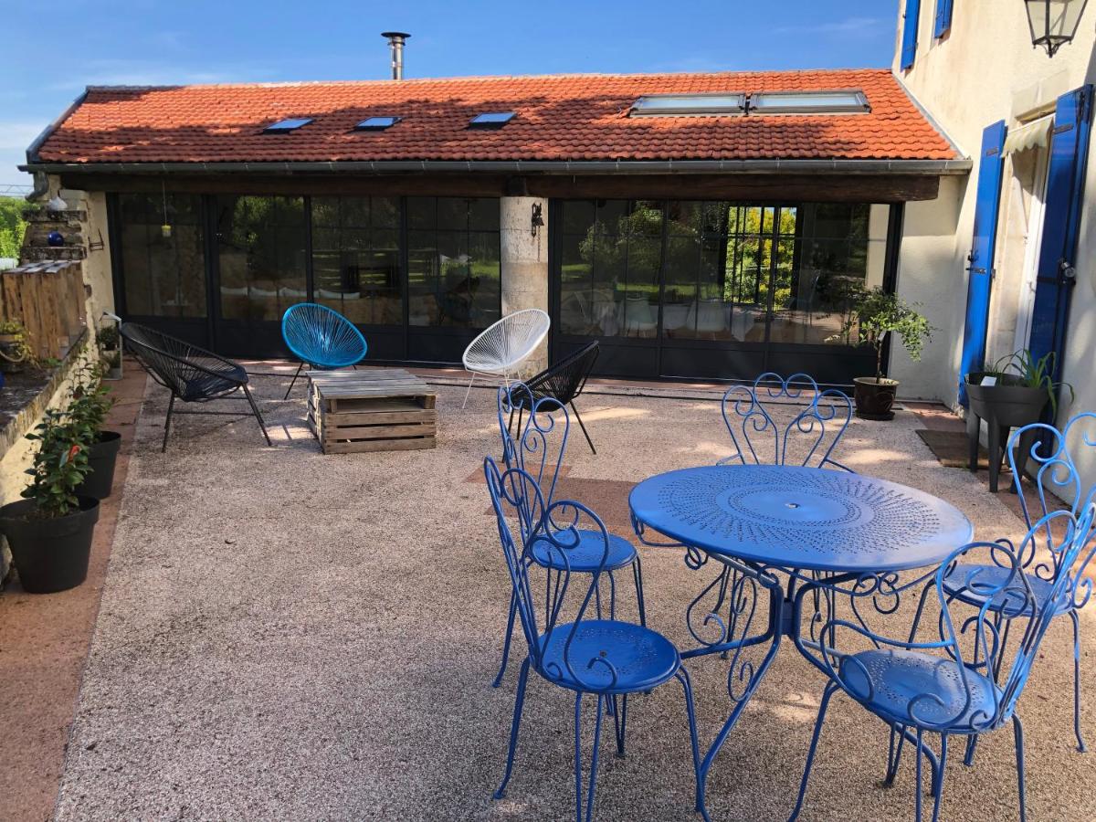AU DOMAINE DES OISEAUX ses chambres sa gloriette insolite face à l'étang bucolique - Housity