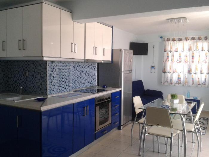 Rudi Studios - Housity