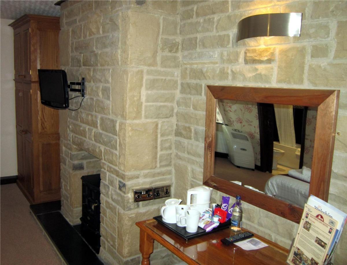 The Old White Lion Hotel - Housity