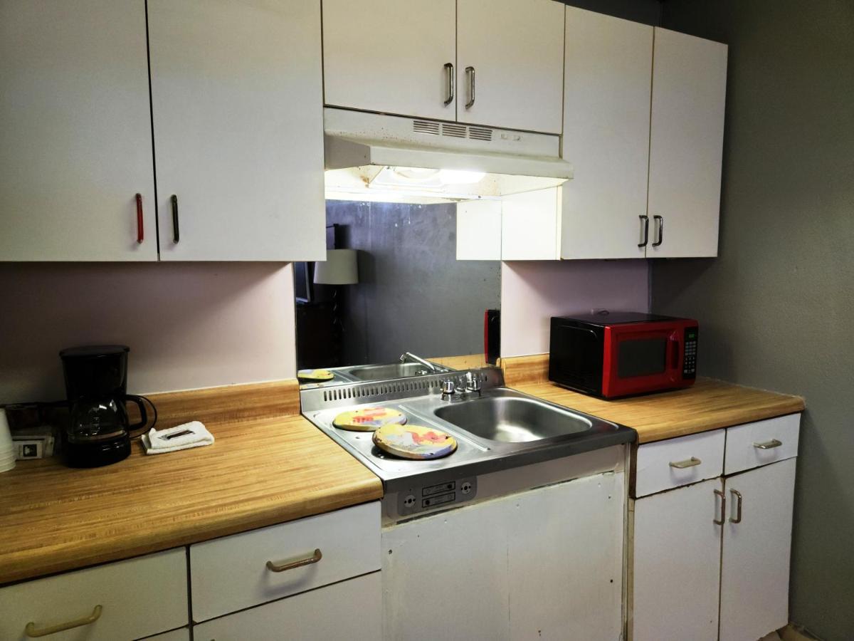 Executive Inn - Housity