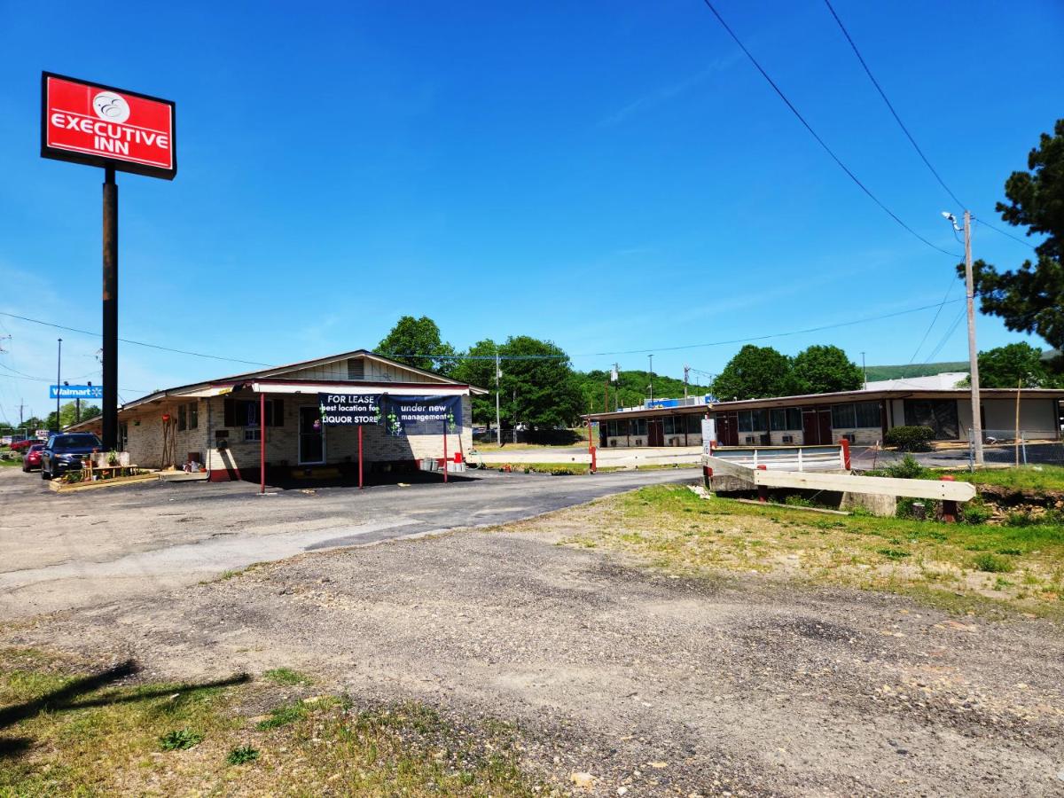 Executive Inn - Housity