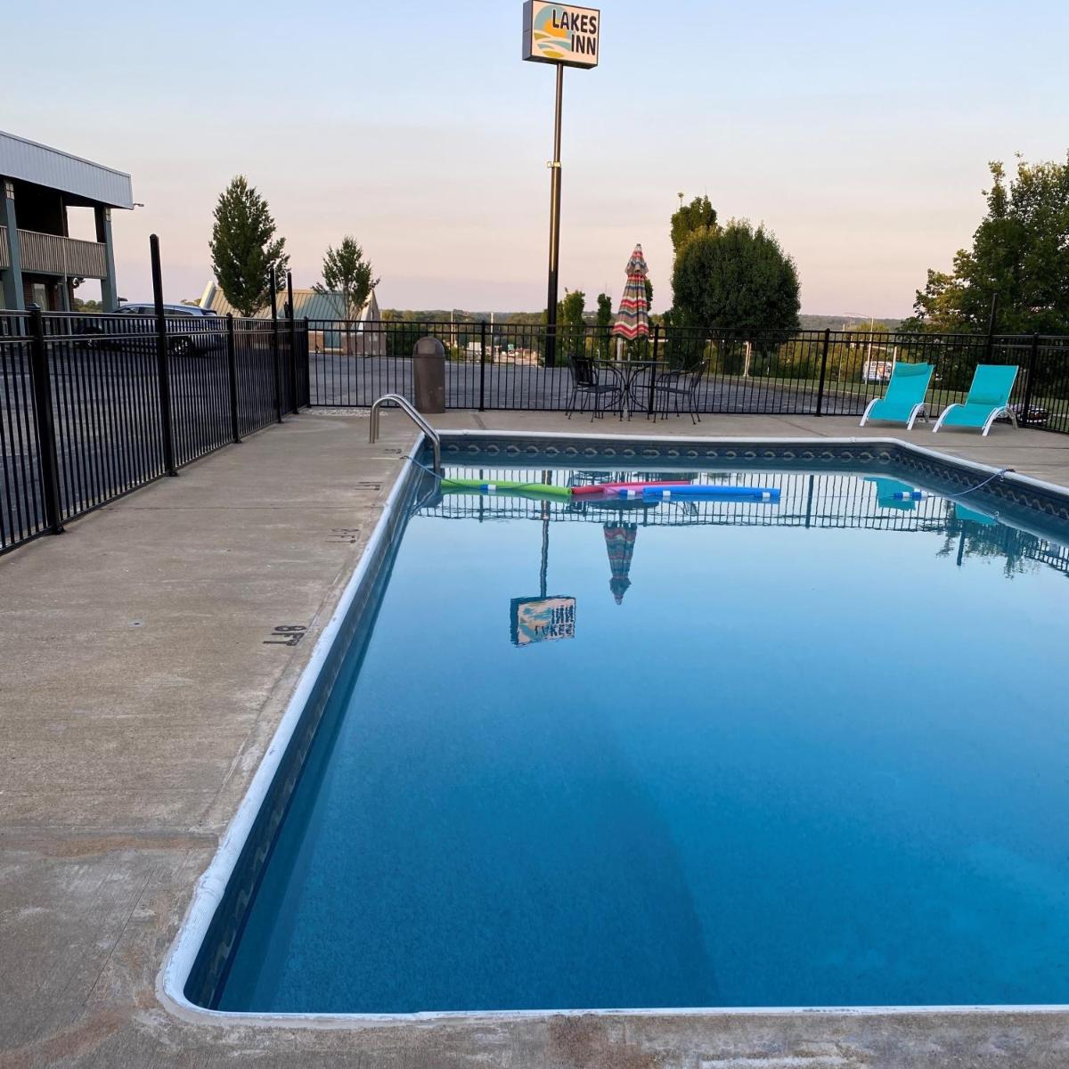 Lakes Inn - Housity
