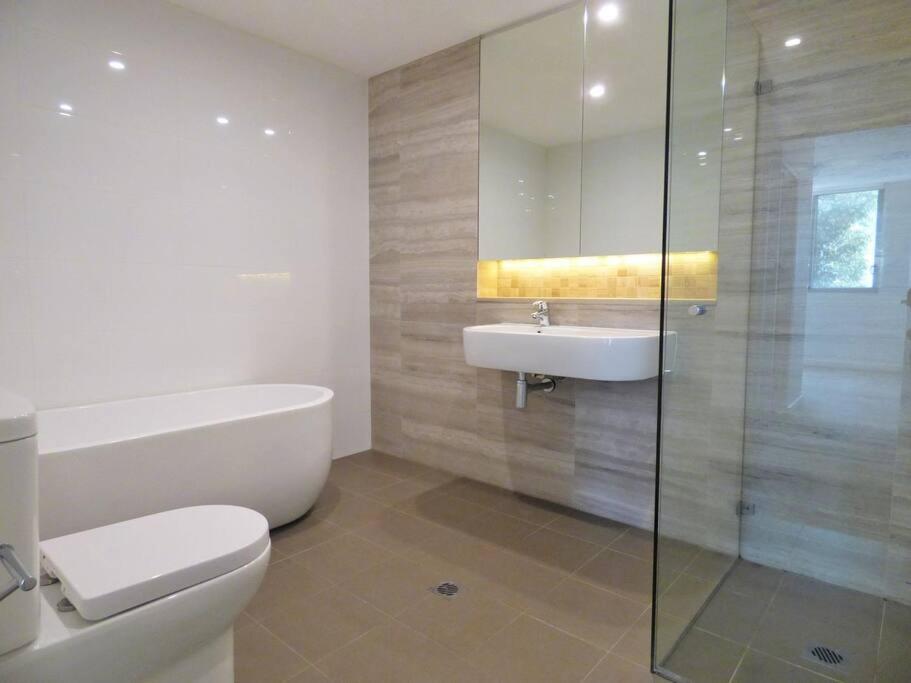 GLAD1 - Monash Rd - Gladesville - Housity