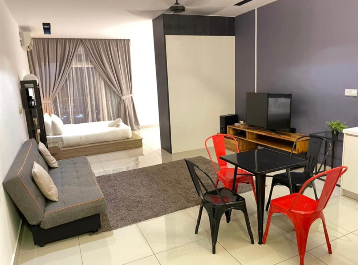 Studio with a Balcony @Twin Galaxy Residence - Housity