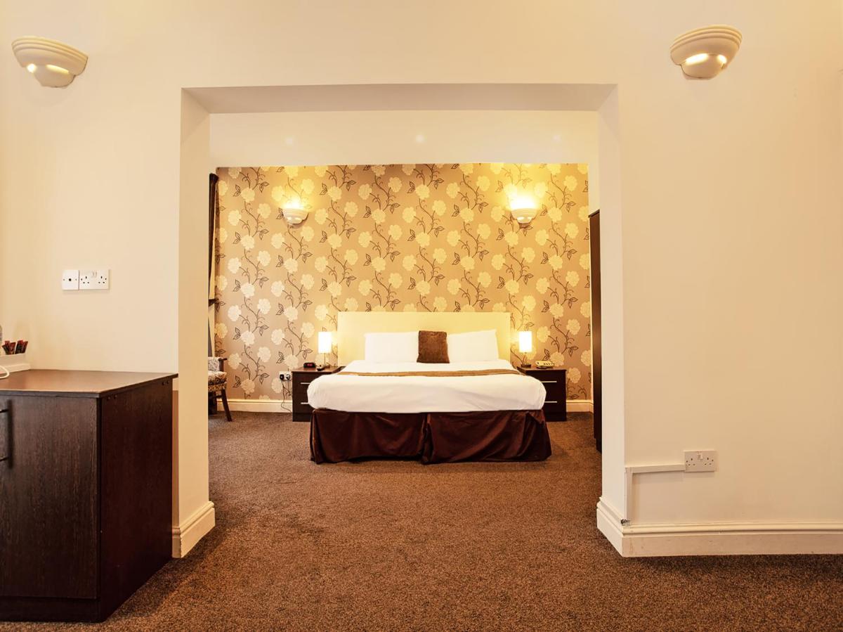 The Waverley Hotel - Housity