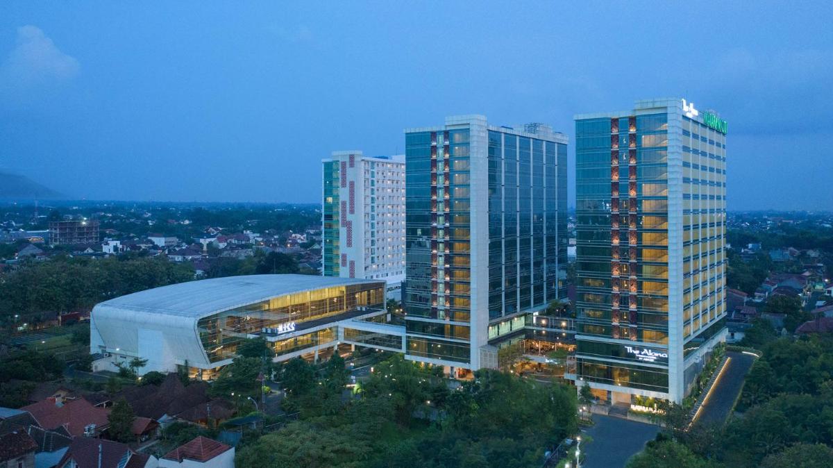 The Alana Yogyakarta Hotel and Convention Center - Housity