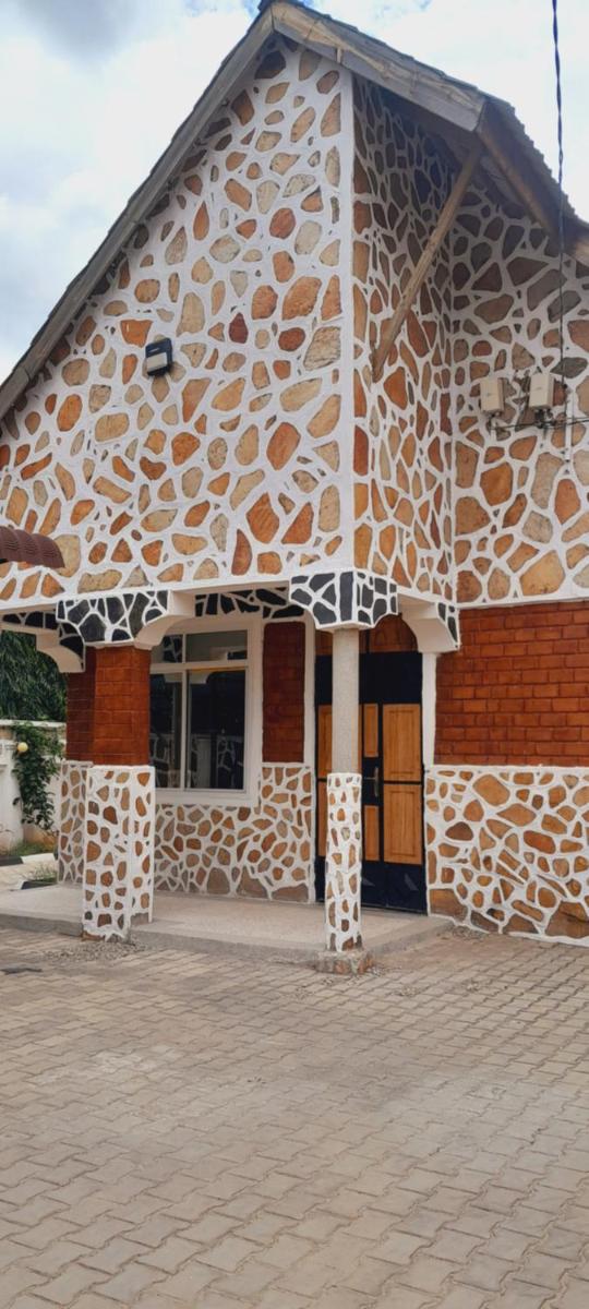 Kidimbwi Raha Lodge and Pub - Housity