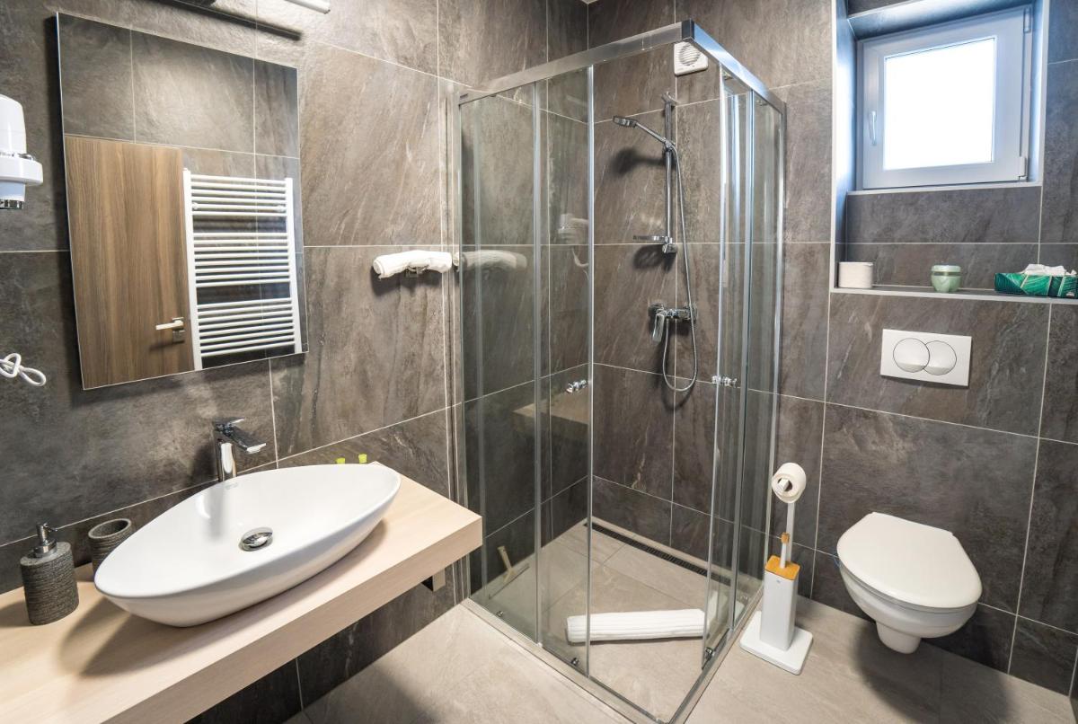 VULCANO Guesthouse - Housity