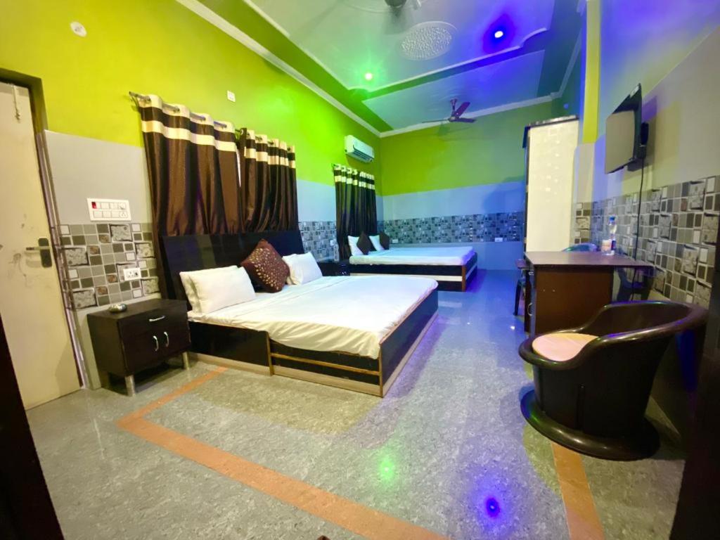Nidhi Bed And Breakfast - Housity