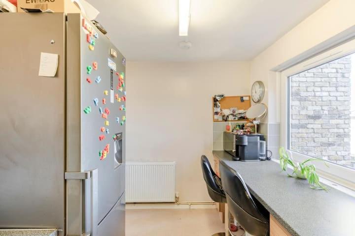 London Home With A Beautiful View - Housity