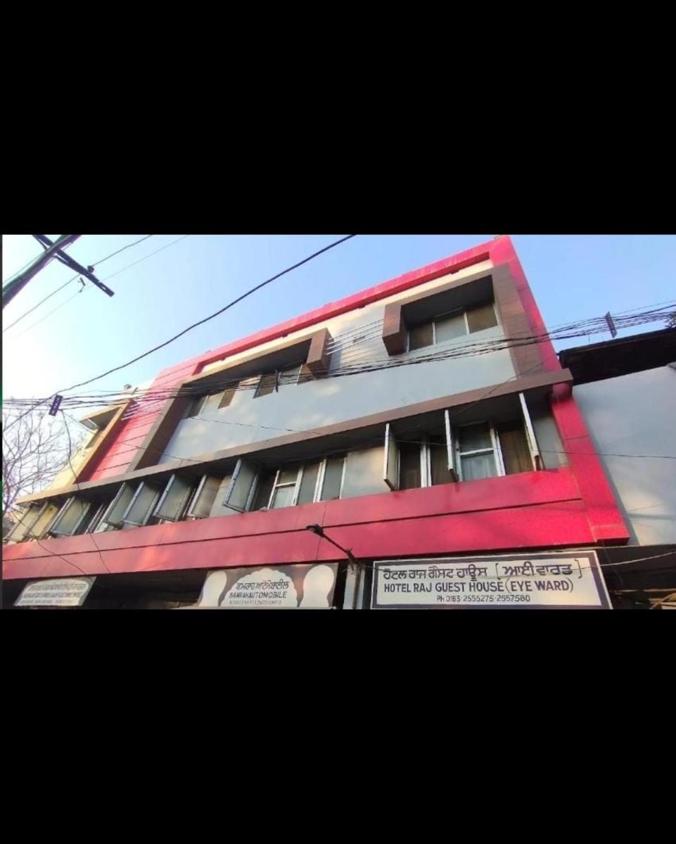 Hotel Raj Guest House - Housity