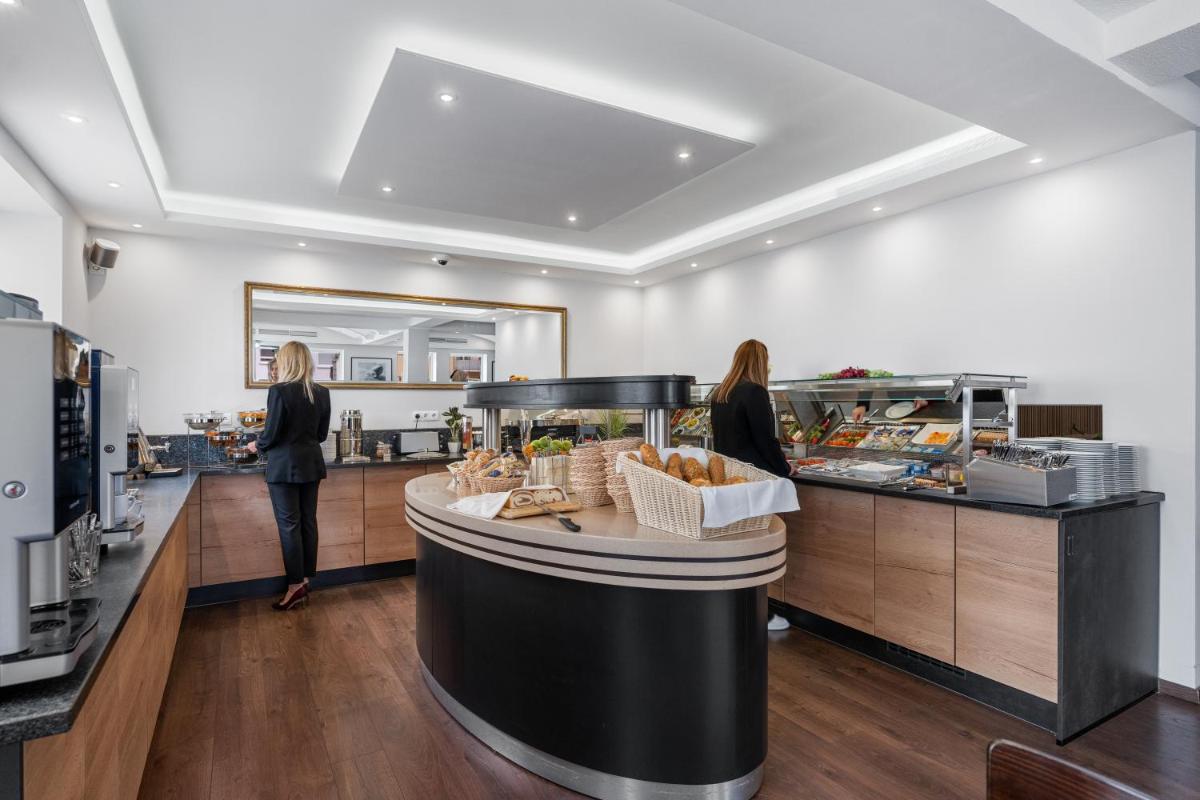 Hotel Adler - Housity