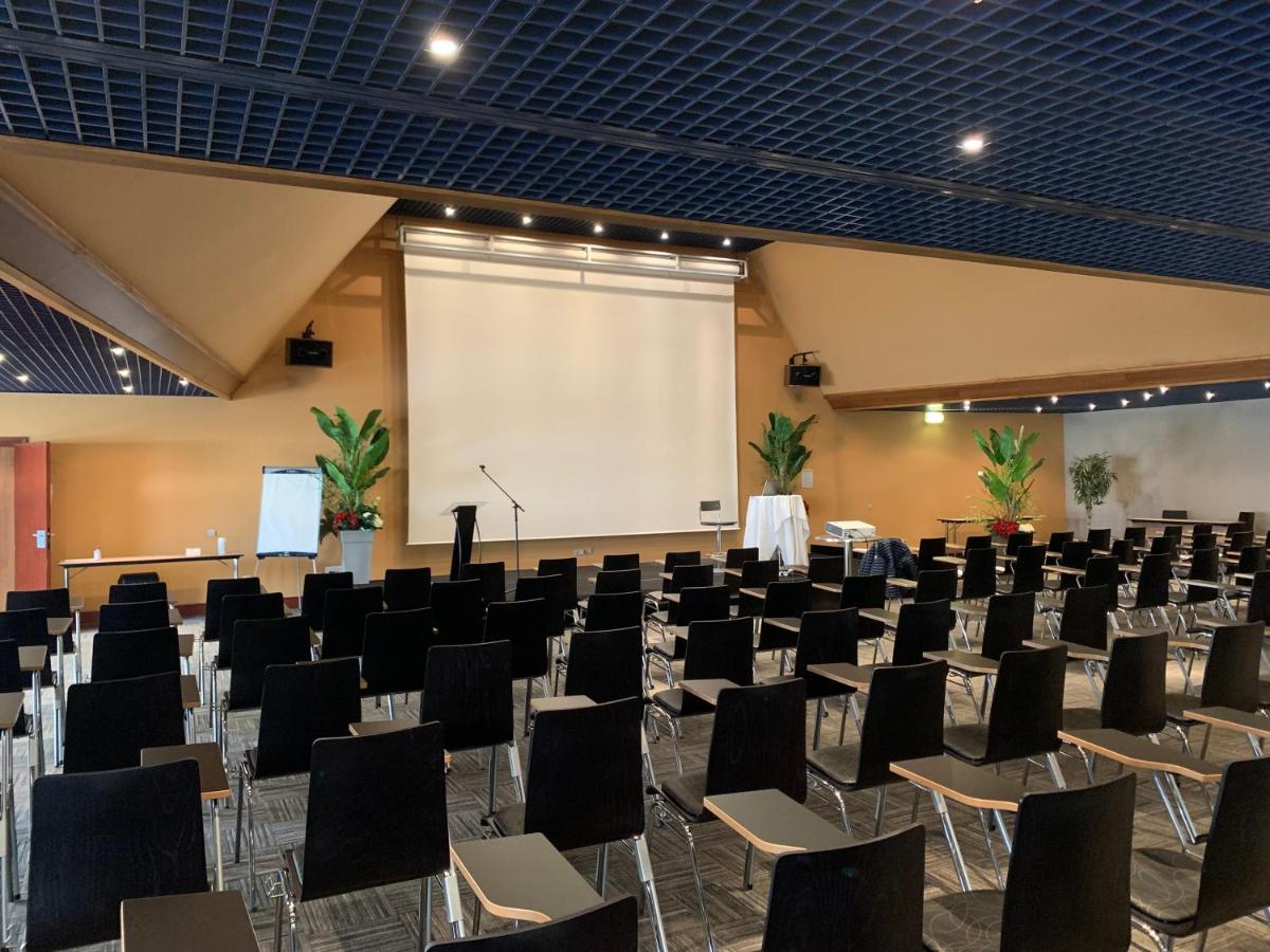 Espace de conférence ou salle de réunion dans l'établissement Amirauté Hôtel Golf Deauville
