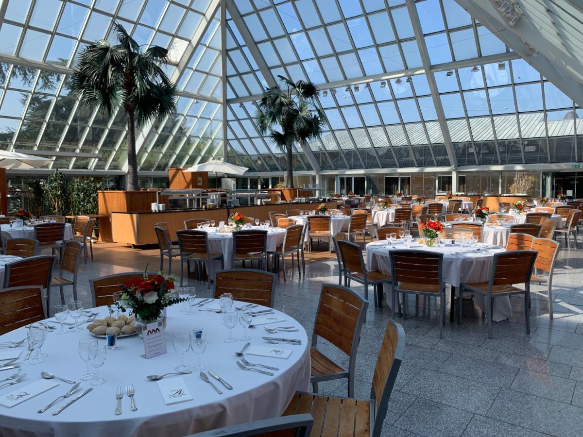 Restaurant ou autre lieu de restauration dans l'établissement Amirauté Hôtel Golf Deauville