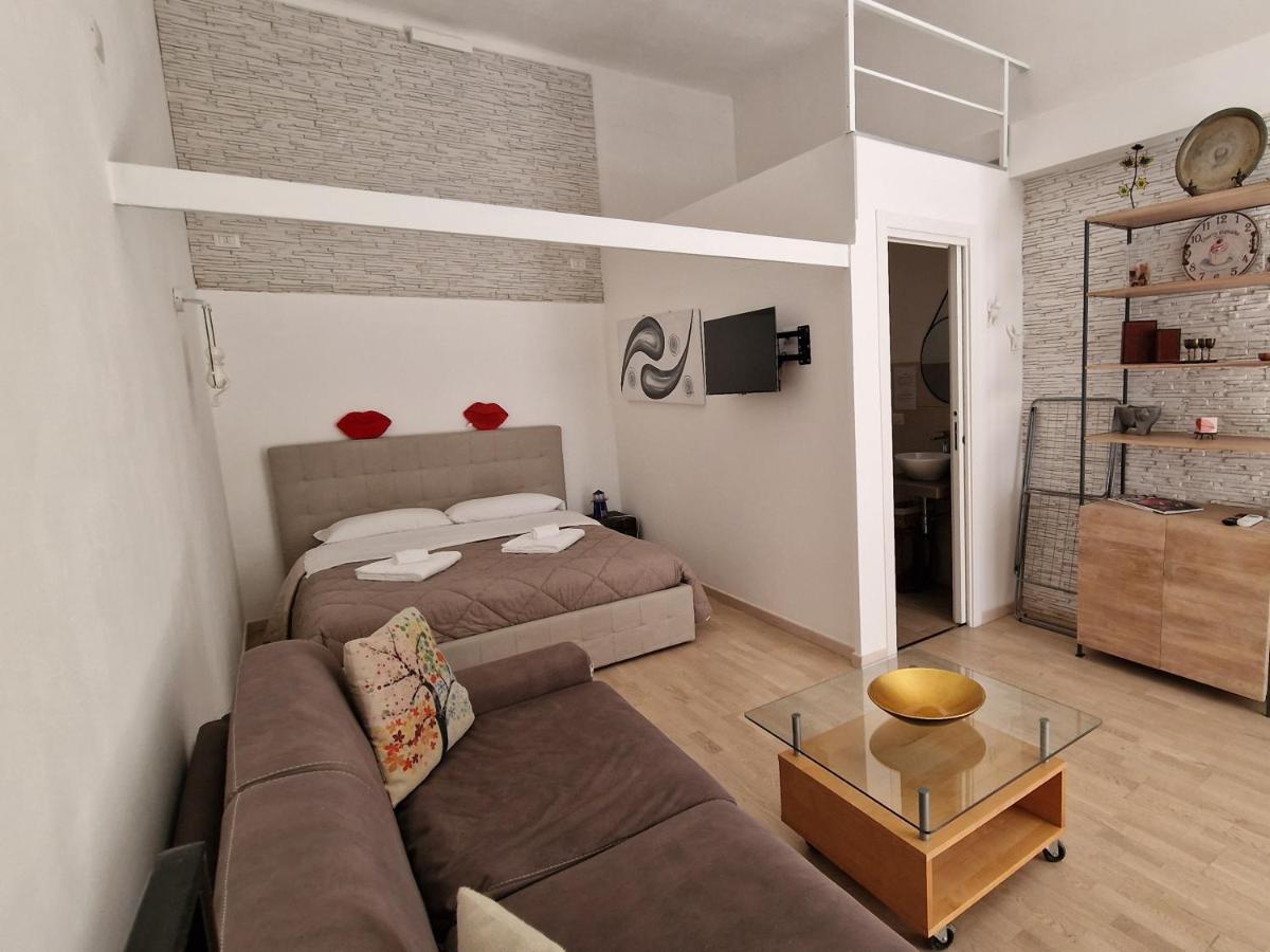 4 Via Valona - executive luxury apartment - Housity