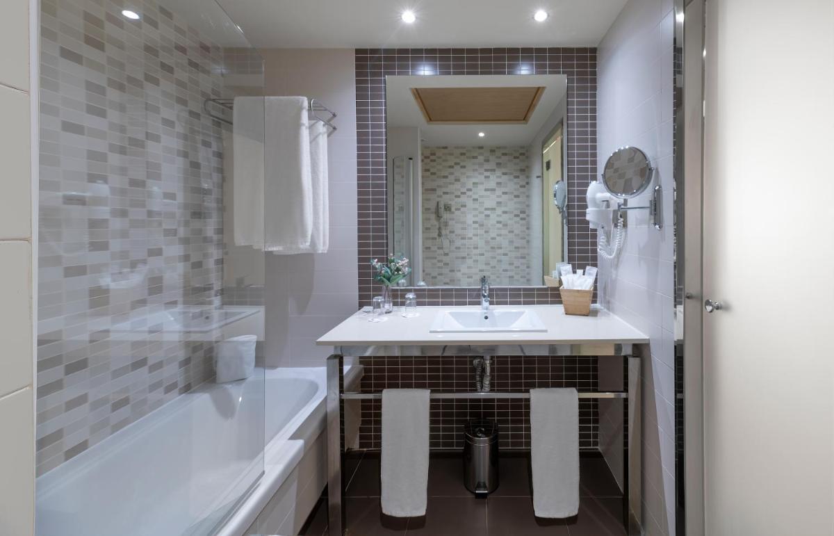 Un baño de Elba Carlota Beach & Golf Resort