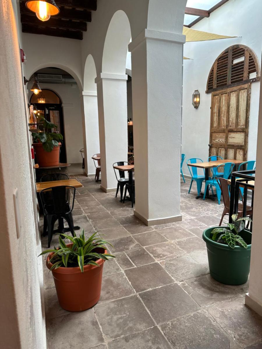 352 Guest House Hotel Boutique - Housity