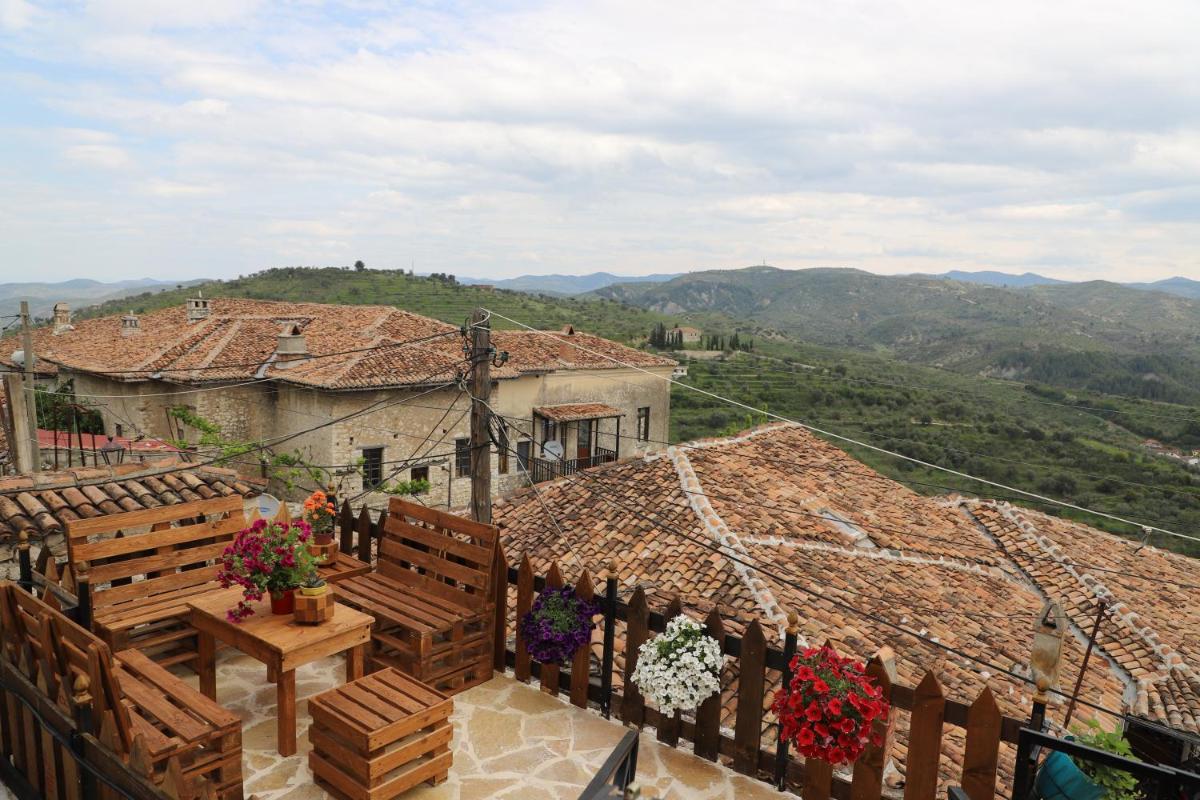 Suitetrails - Guest House Maria - Berat castle