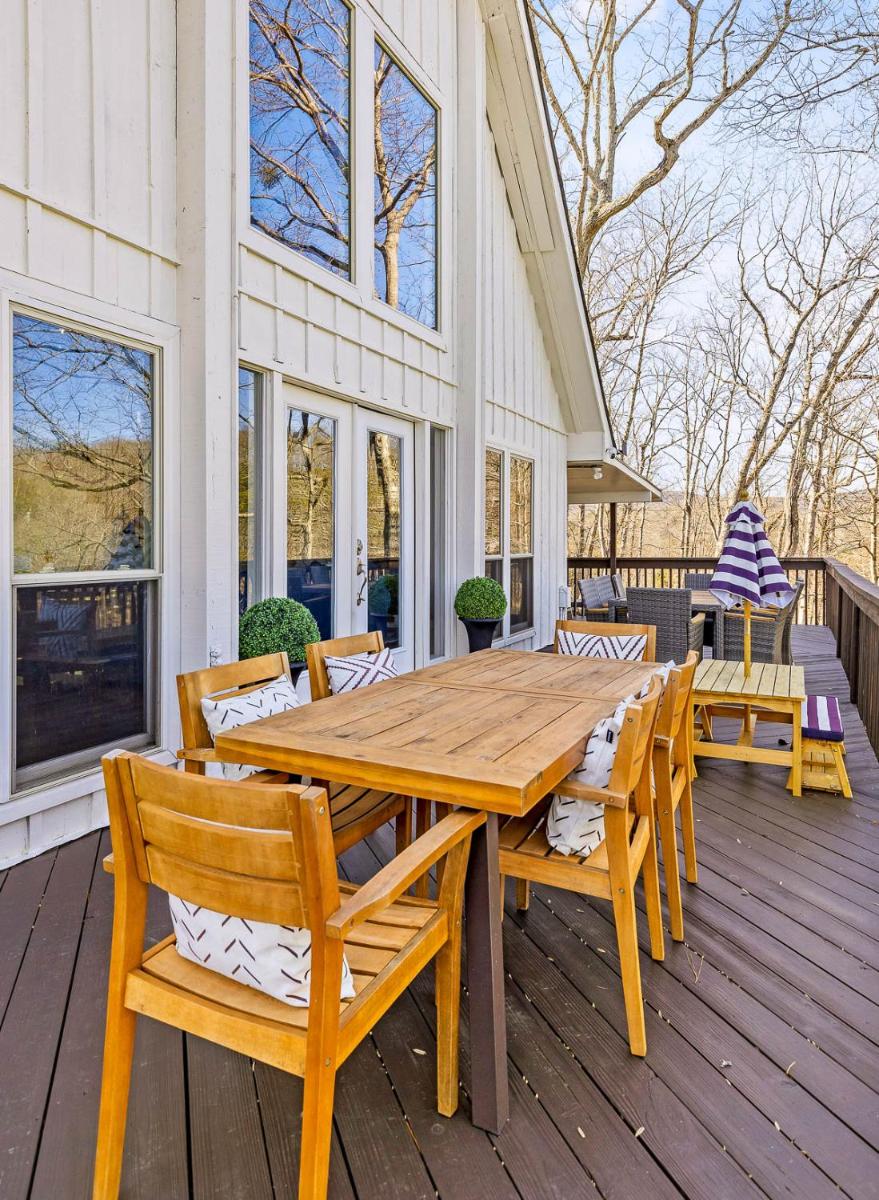Lazy Daze Lake House - A Beautiful Remodeled A-Frame Style Lake House! - Housity
