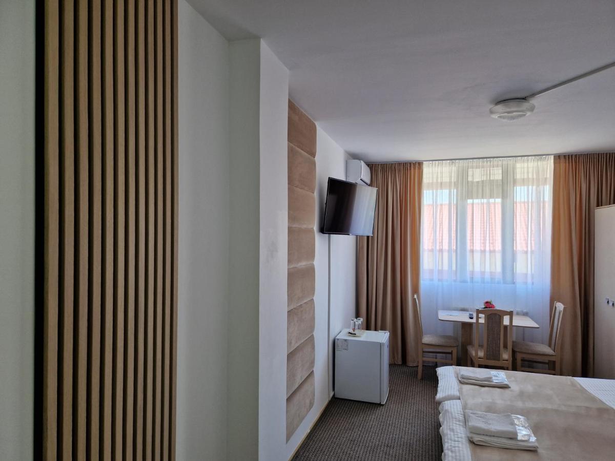 ANTIK HOUSE - Housity