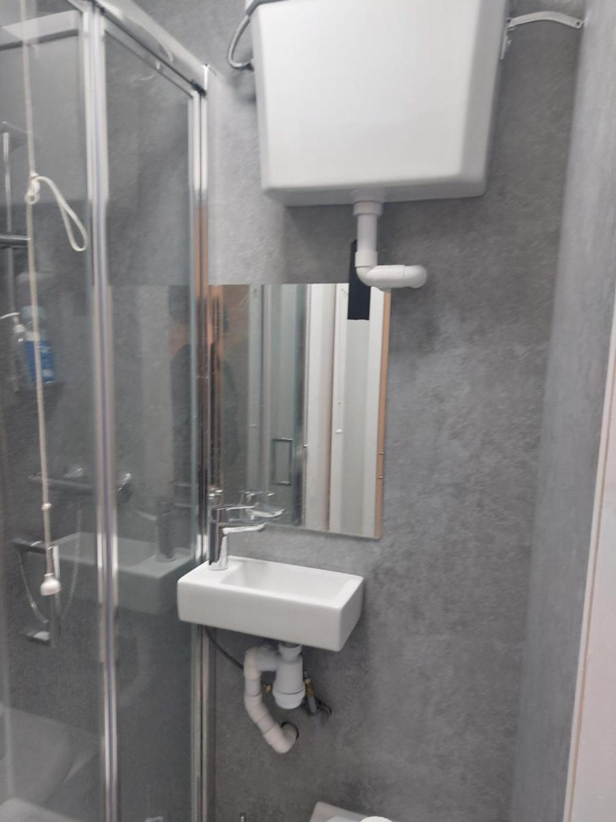 Exeter Way Studio Flat in (shared House) - Housity